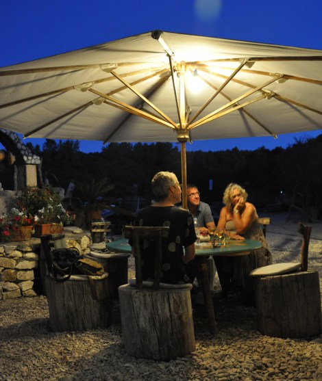 A table with a view Madam?