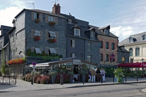 Absinthe Restaurant with rooms