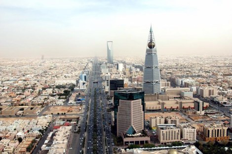The Al Faisal Tower, with the Kingdom Tower in the background 