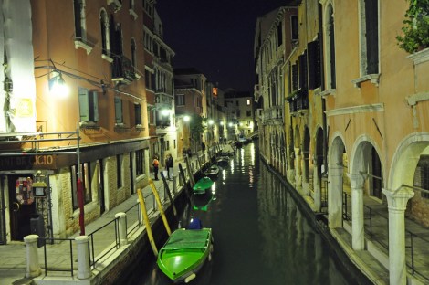 It's a short walk to find Canareggio and the restaurants...