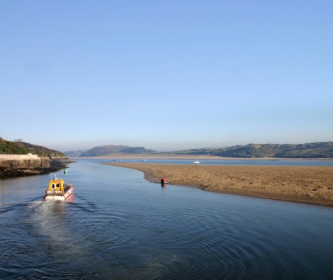 The approach to Padstow...
