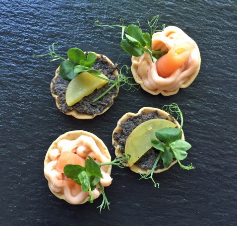 ...17:45, the canapés arrive