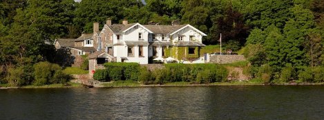 You could imagine mooring up and going ashore...