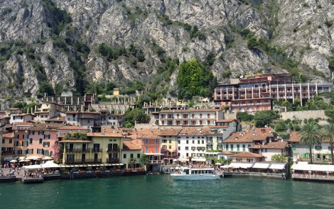 Beautiful villages all around the lake...